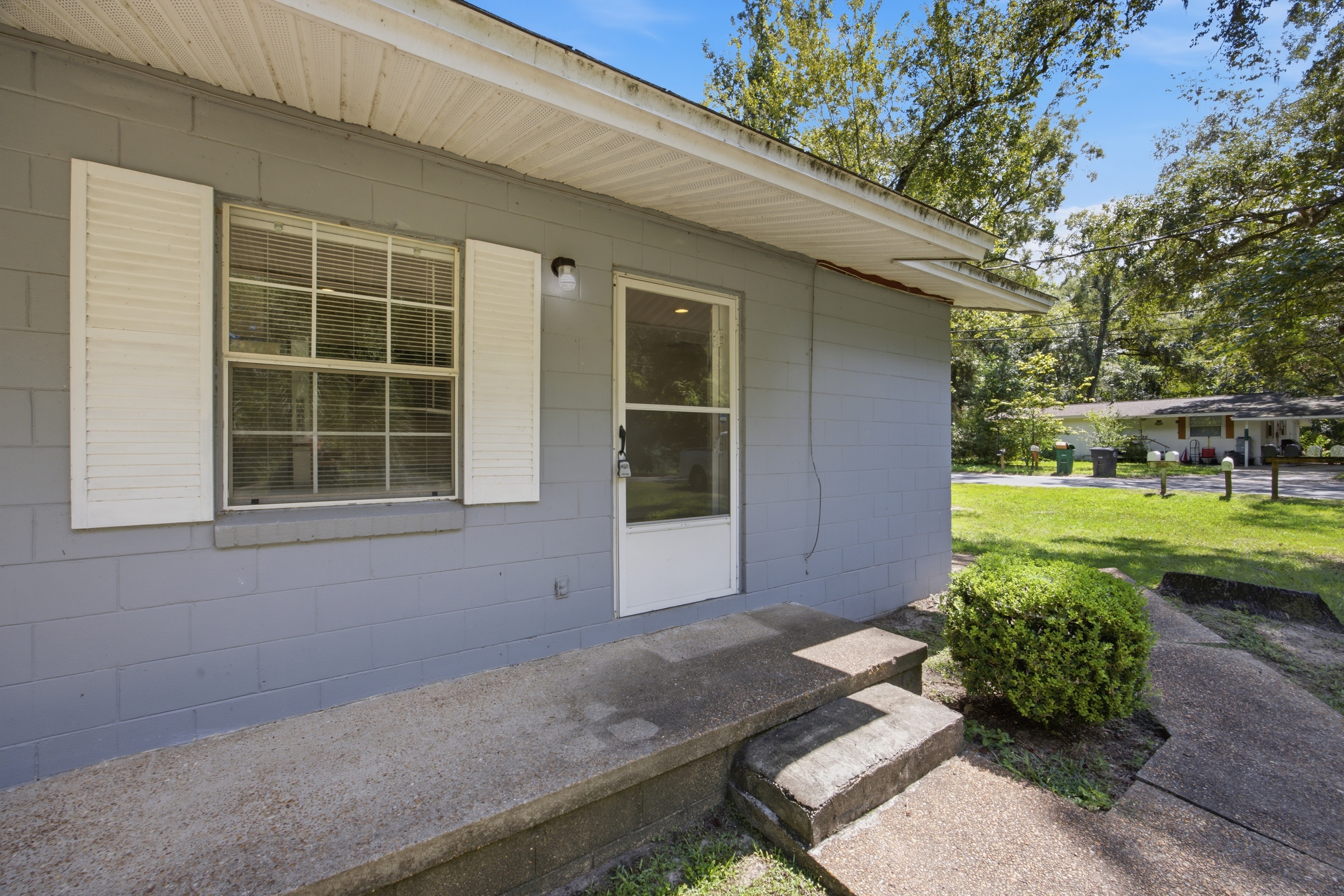 5211 Isabelle Drive - B