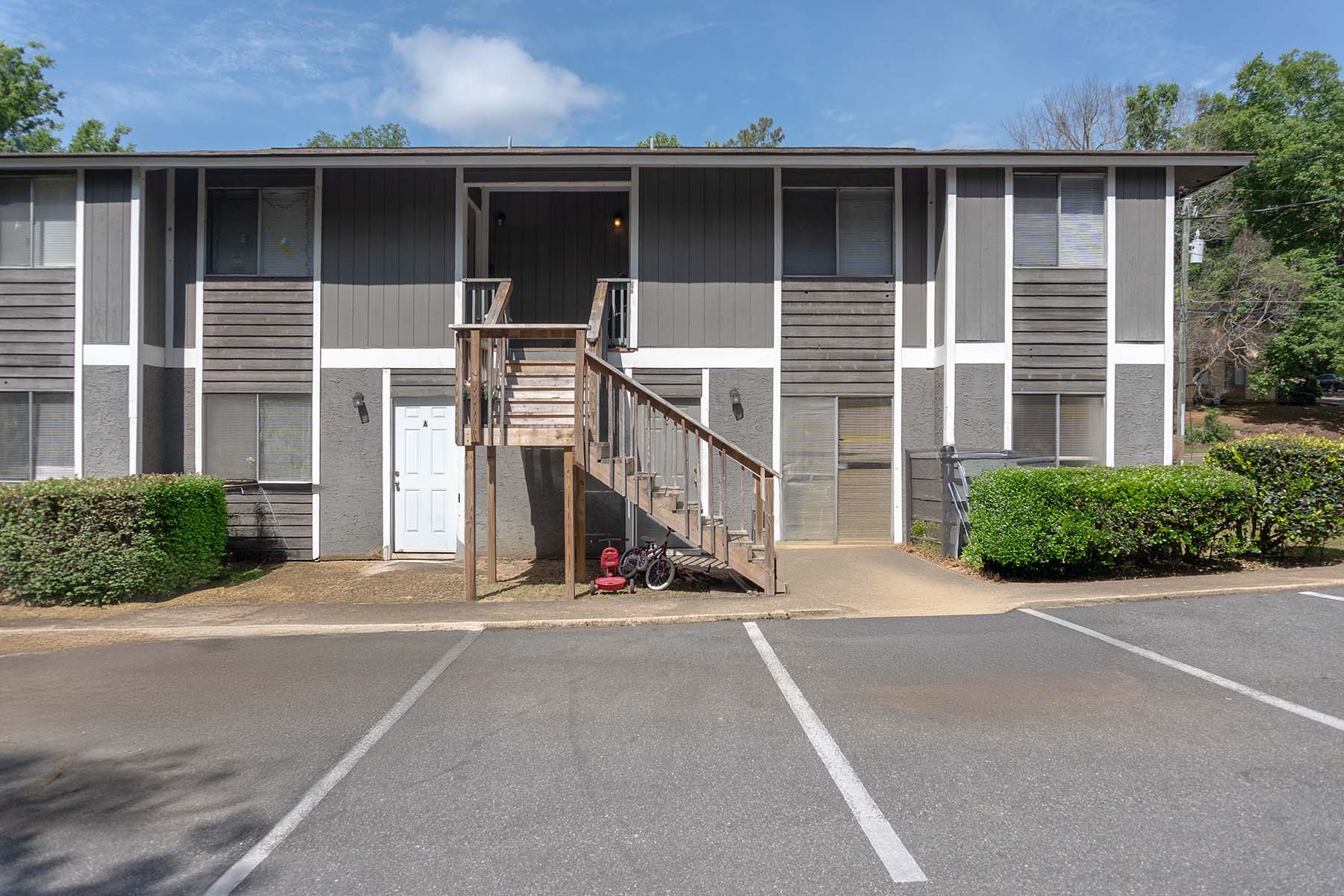 709 Pointe Court