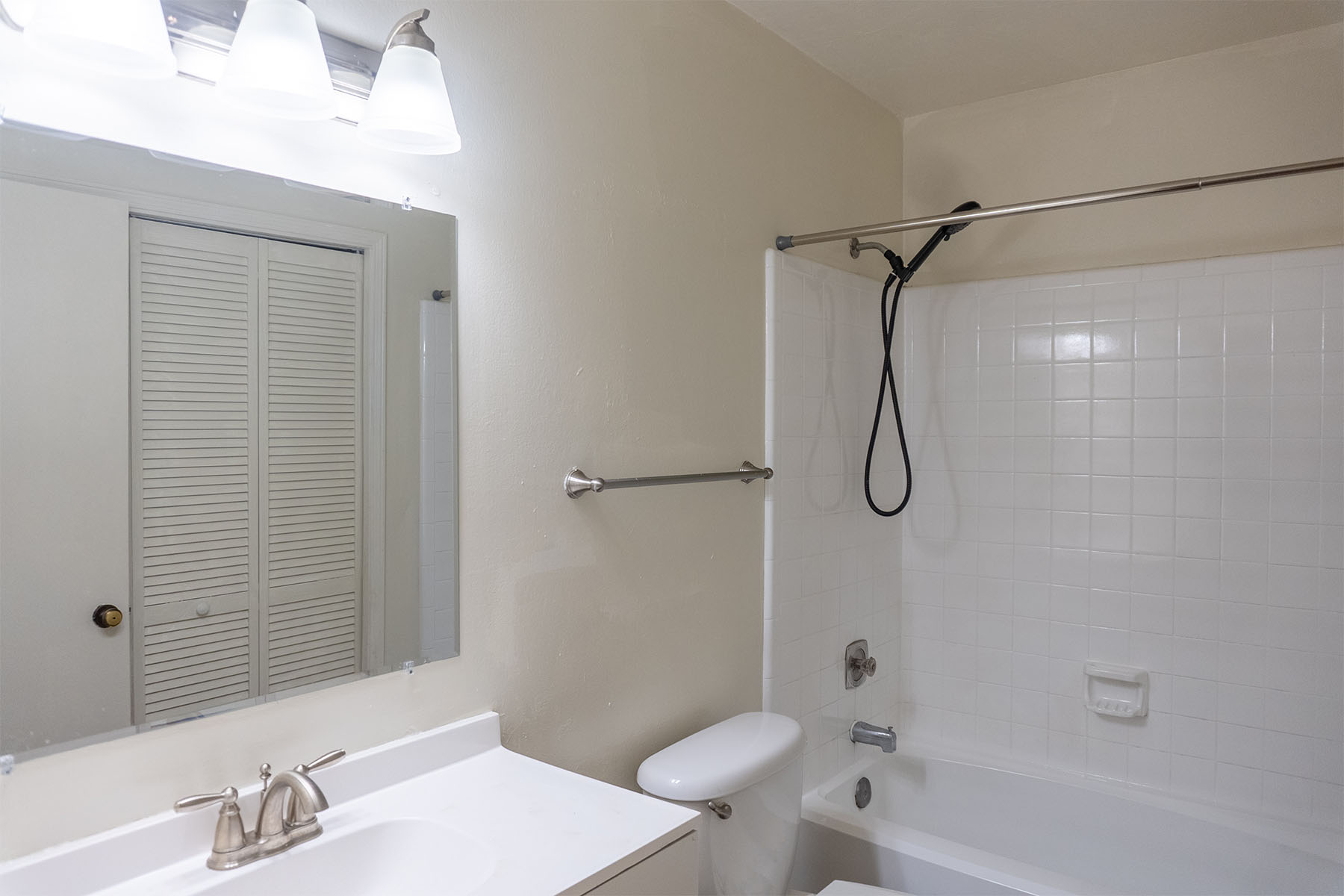 733D Pointe Court