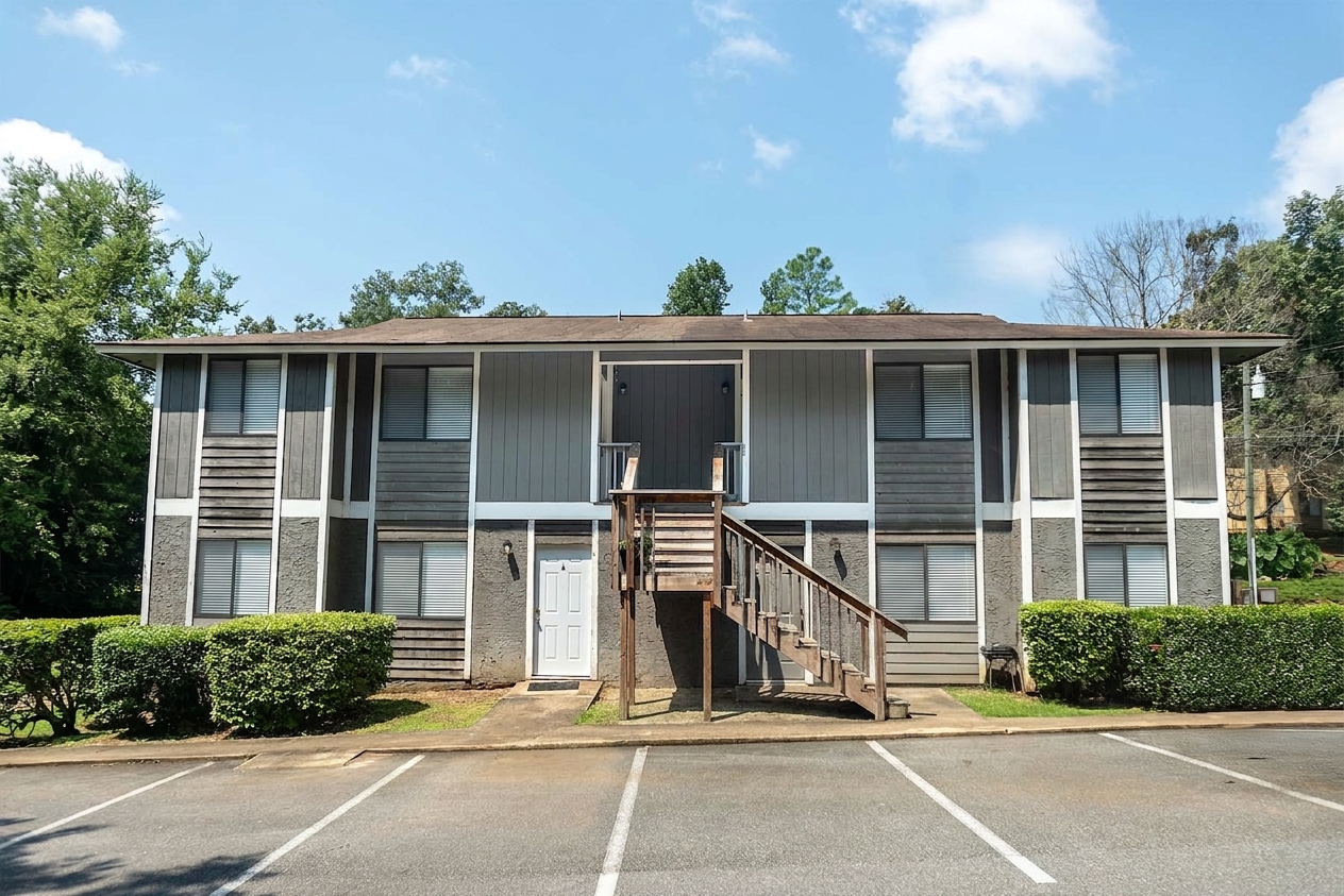 709 Pointe Court