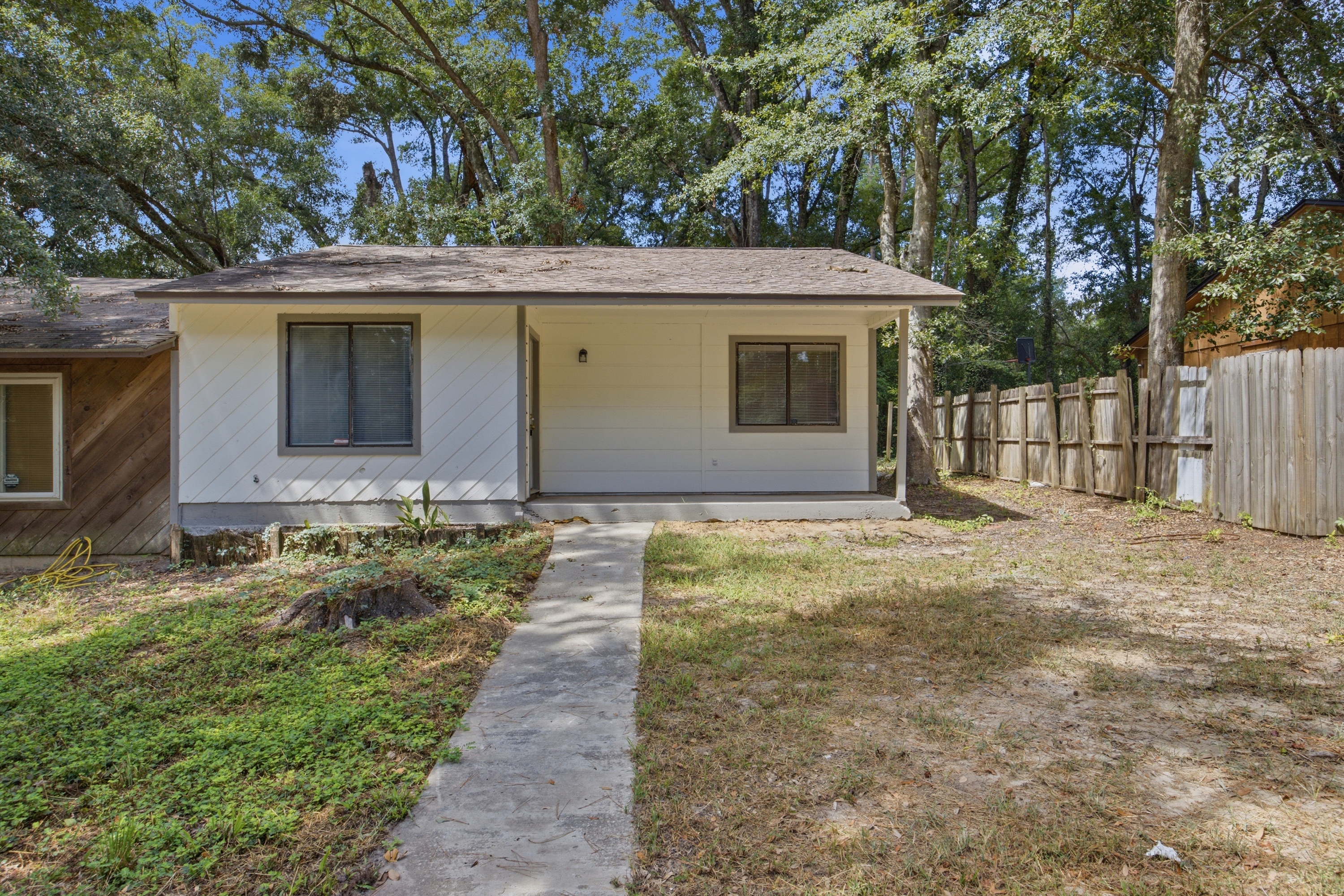 1824 Seay Court