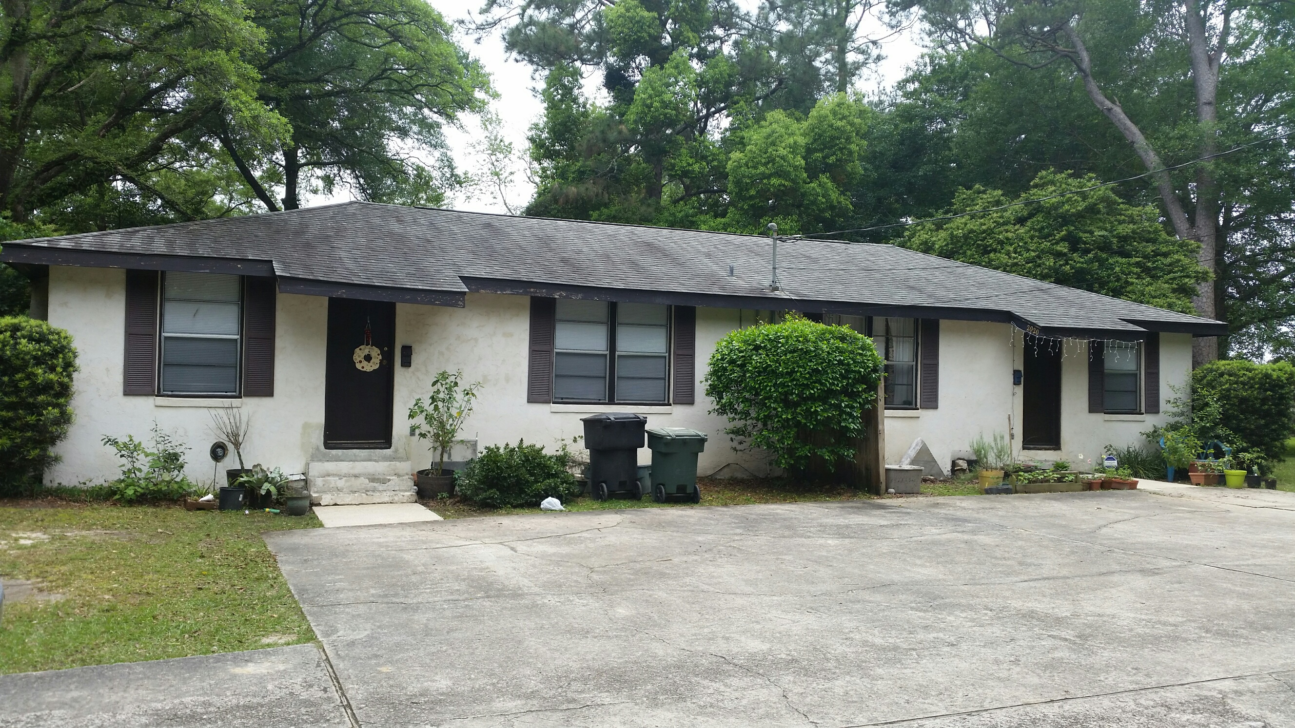 2022 Hollywood Drive - 1